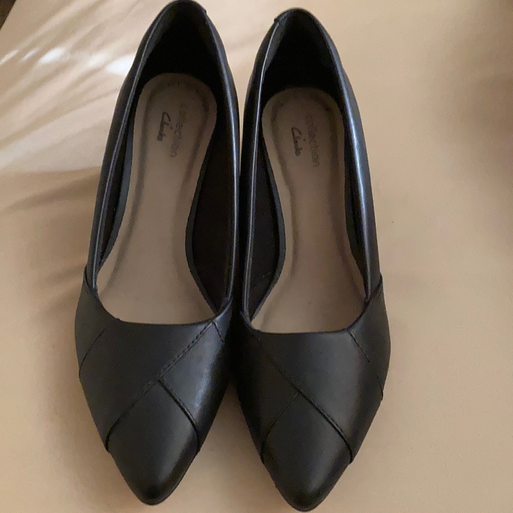 Clarks collection black low heels